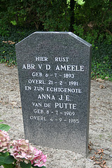 Graf van Abraham van den Ameele en Anna Jeanette Elisabeth van de Putte. 